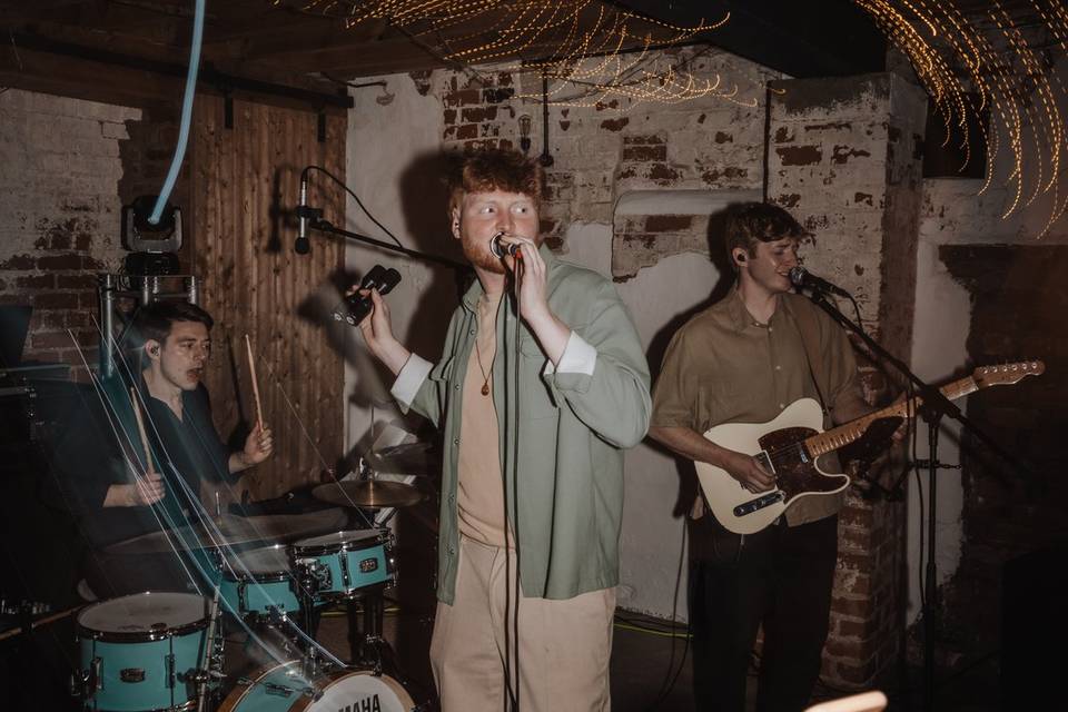 Amplifi House Band