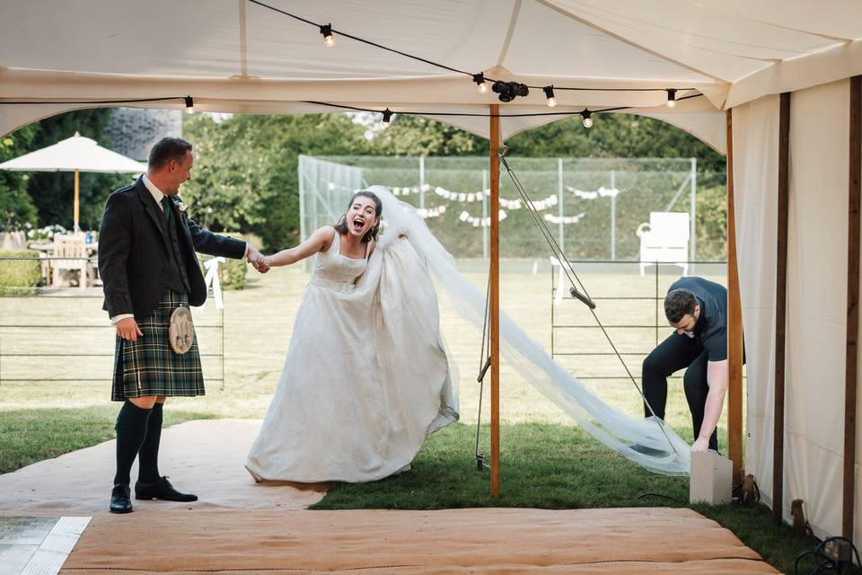 Funny veil moment