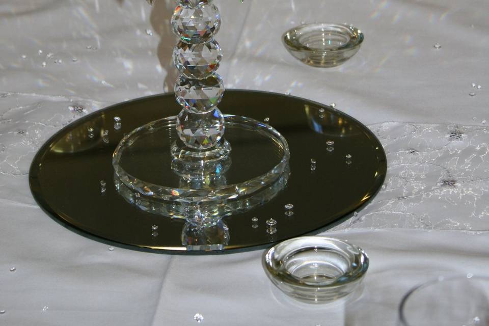 Glass crystal centrepiece