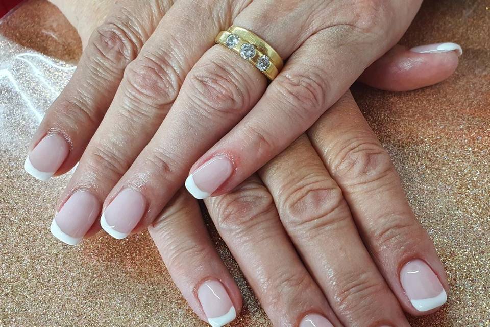 French gel manicure