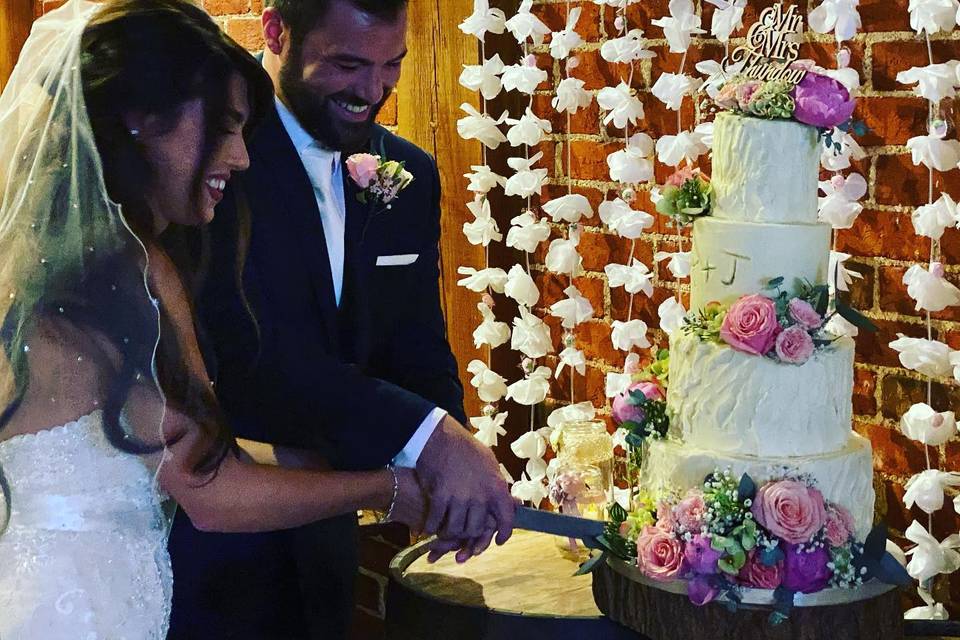 Cutting the cake