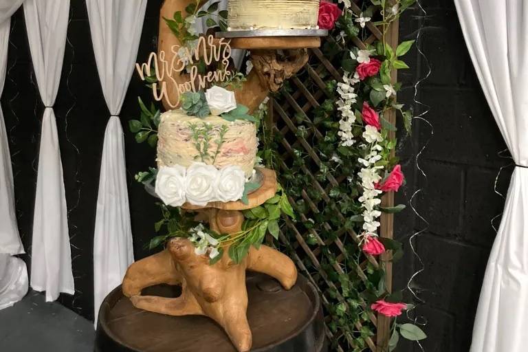 Showcase you Wedding Cake