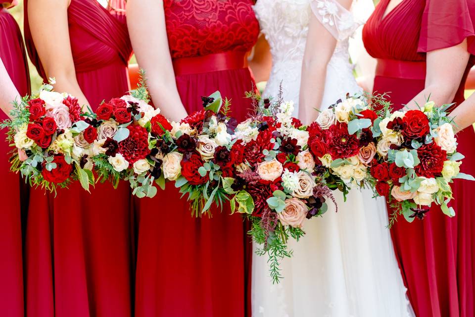 Red and gold bouquets