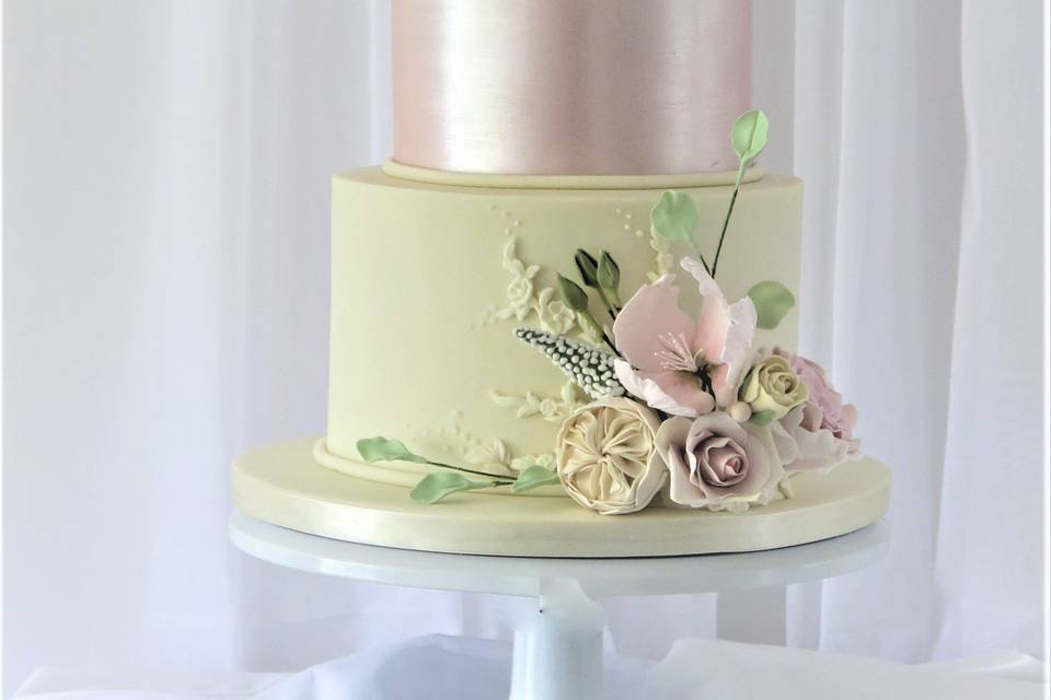 White Petal Cakes in Kent - Wedding Cakes | hitched.co.uk