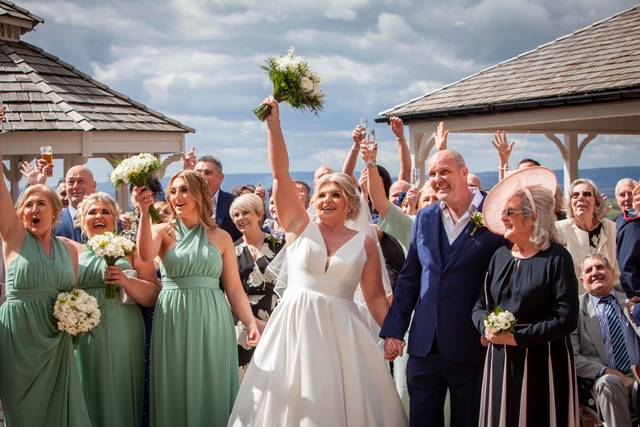 Grouphttps://cdn0.hitched.co.u