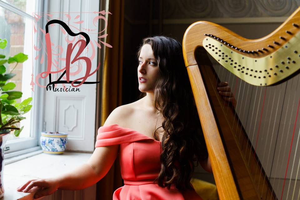 Lizzy Bennie Musician