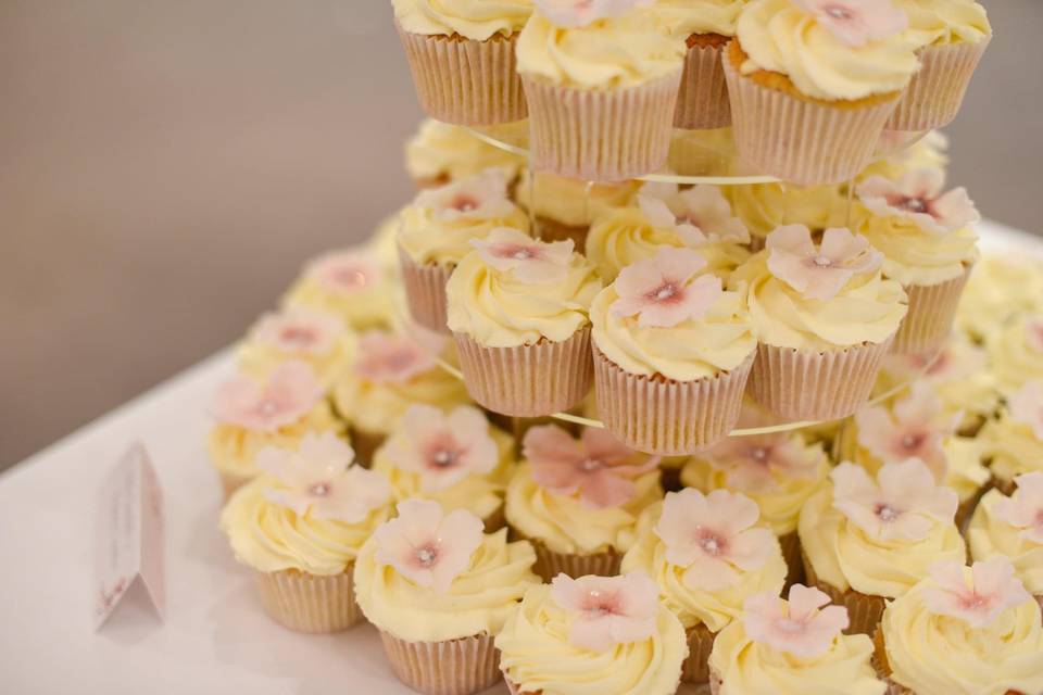 Edible Floral Cupcakes