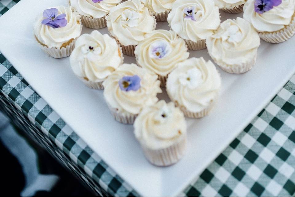 Edible Floral Cupcakes