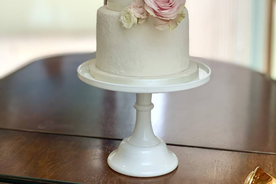 Classic White & Stencil