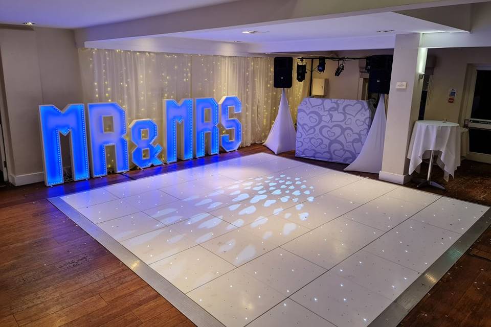 4ft MR & MRS letters & Disco