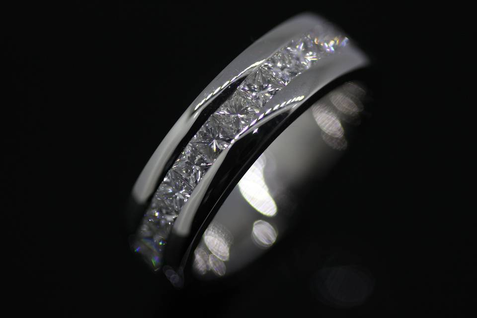 Princessc cut wedding ring