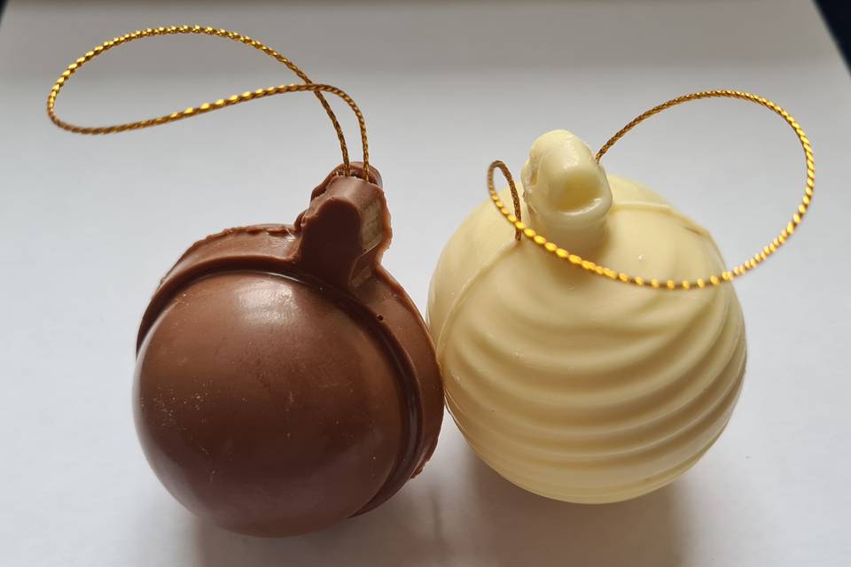 Hot chocolate baubles