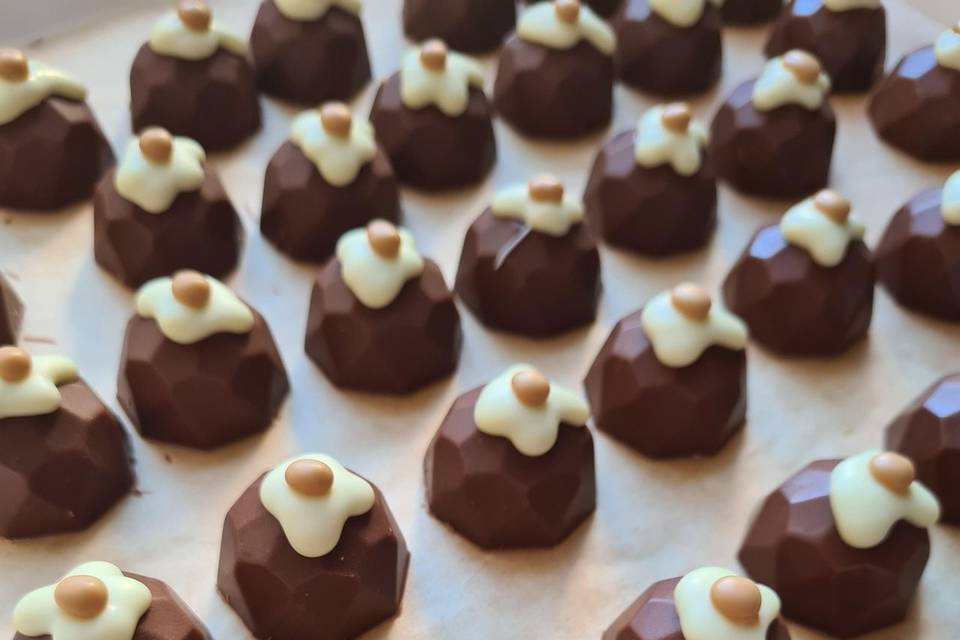 Cream Egg Bonbons