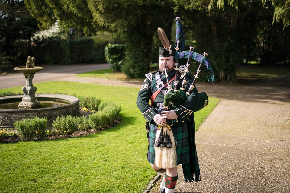 Walking with the bagpipes