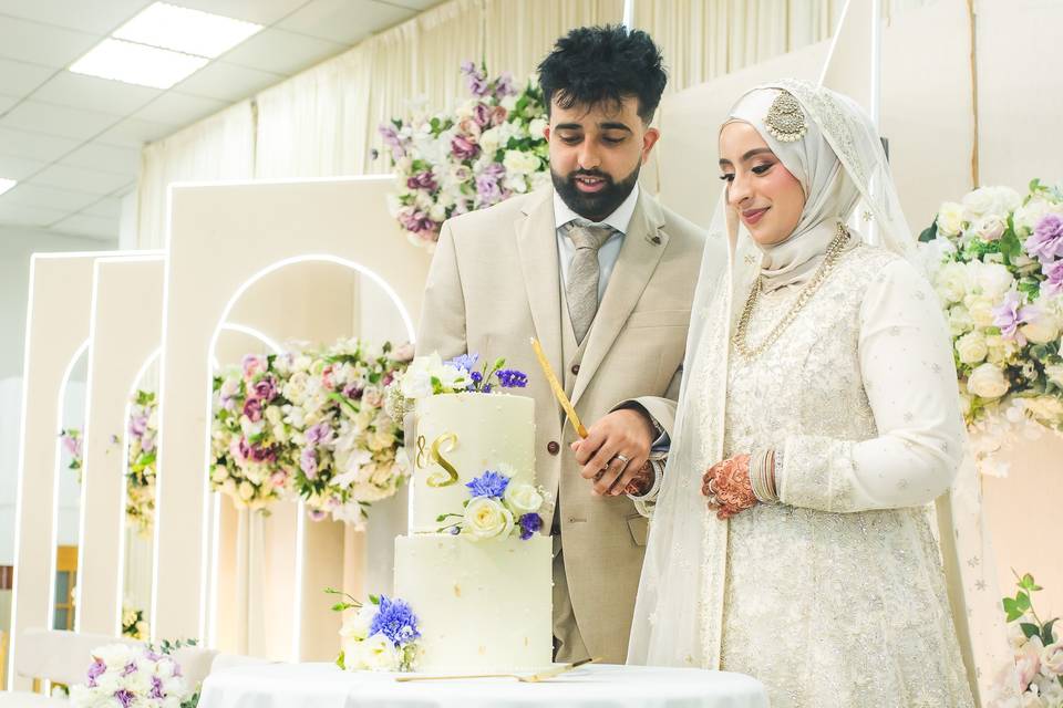 Cake cutting