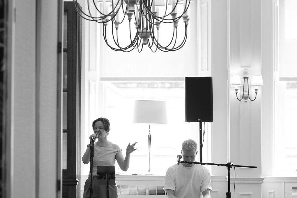 Members Lounge entertainment