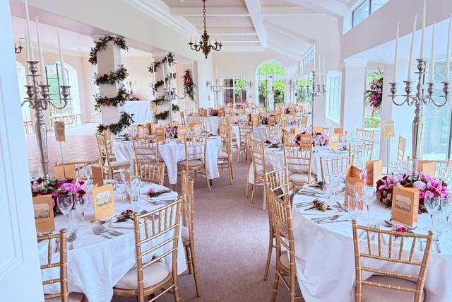 Ballroom, fully set up