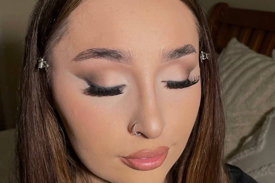 Signature Smokey glam