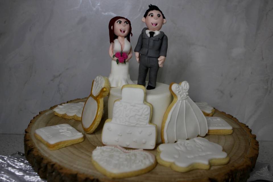 Bride&groom toppers