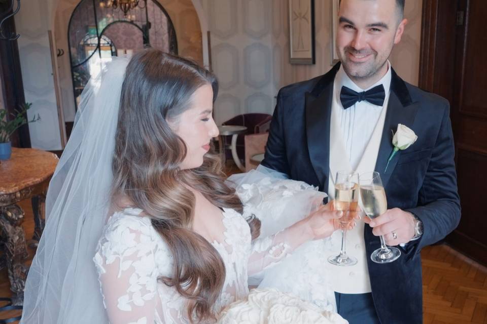 Bride and Groom Cheers