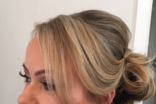 Beauty, Hair & Make Up Linda Conran Hair & MUA 49