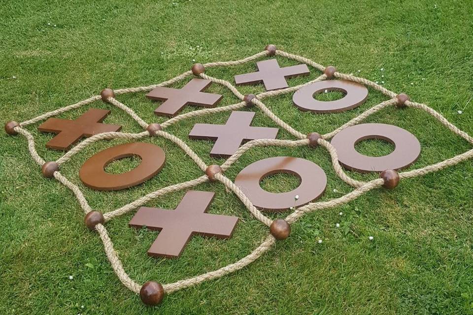 Lawn noughts and crosses