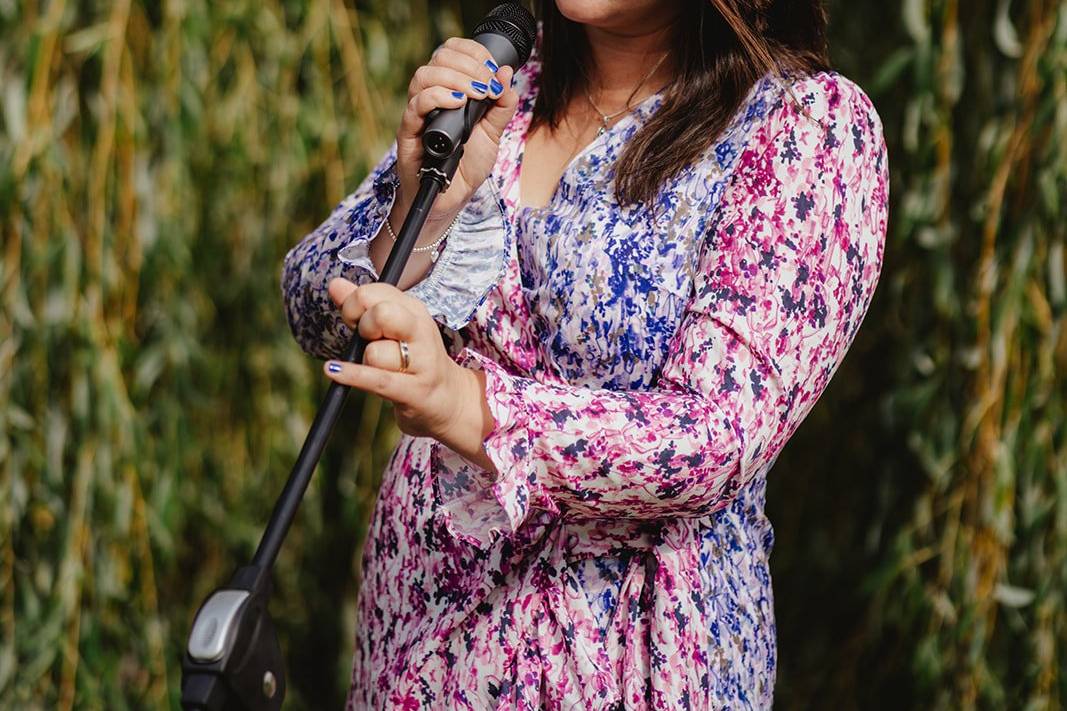 Gemma Rose Vocalist In Cheshire - Wedding Music And Djs 