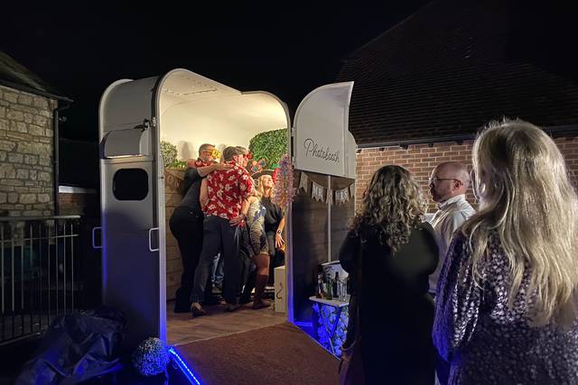 Country Clicks | Photo Booth Hire