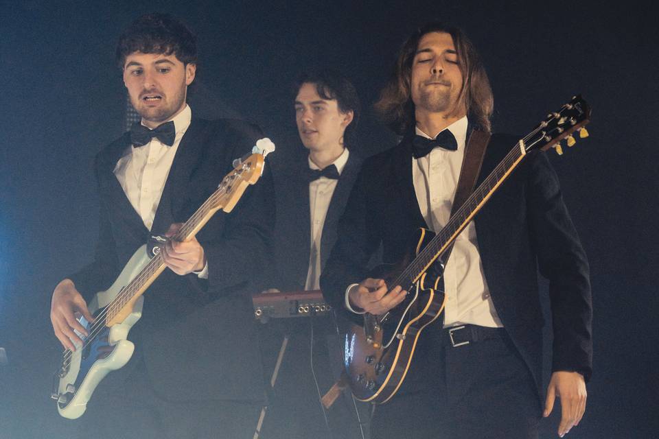 JukeJam guitarists