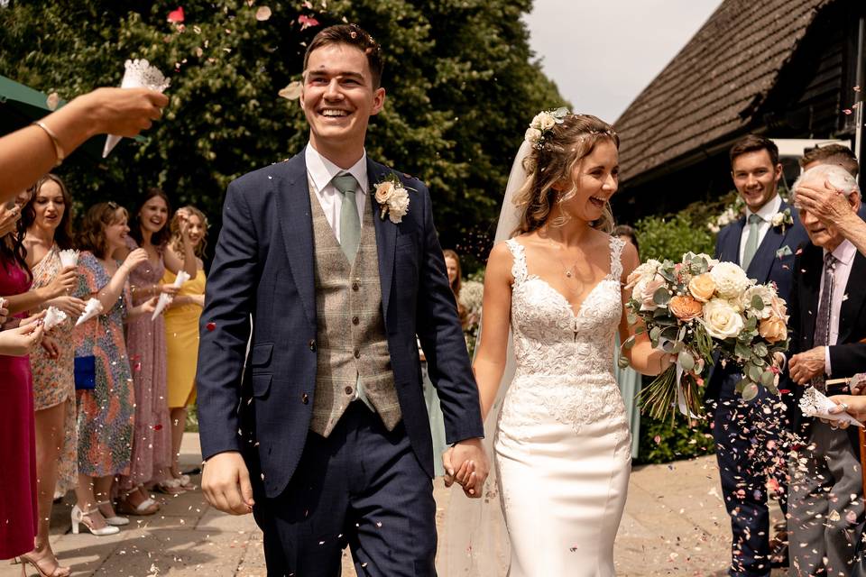 Confetti Throw at Clock Barn