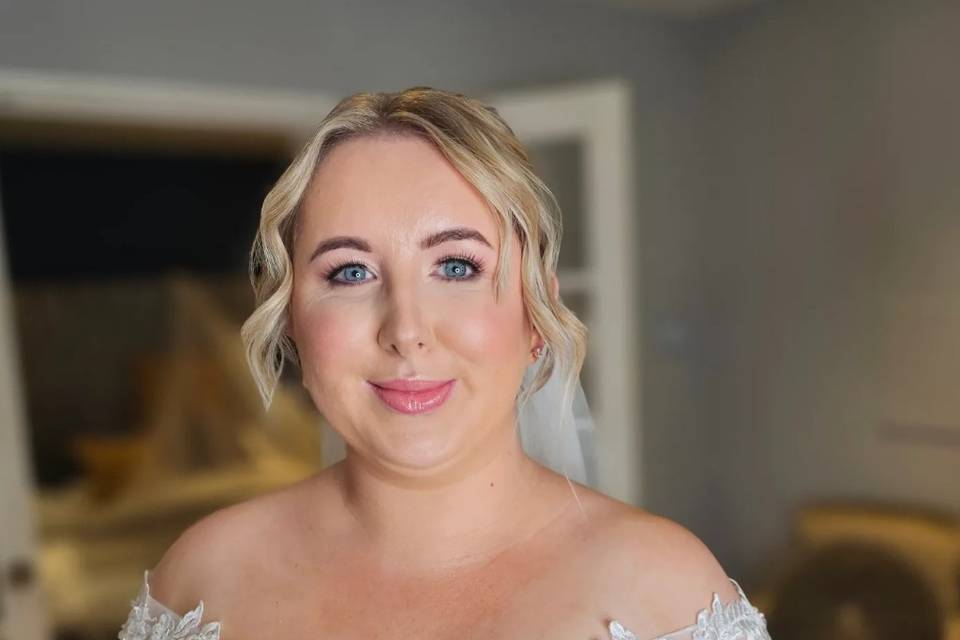 Soft pink bridal glam