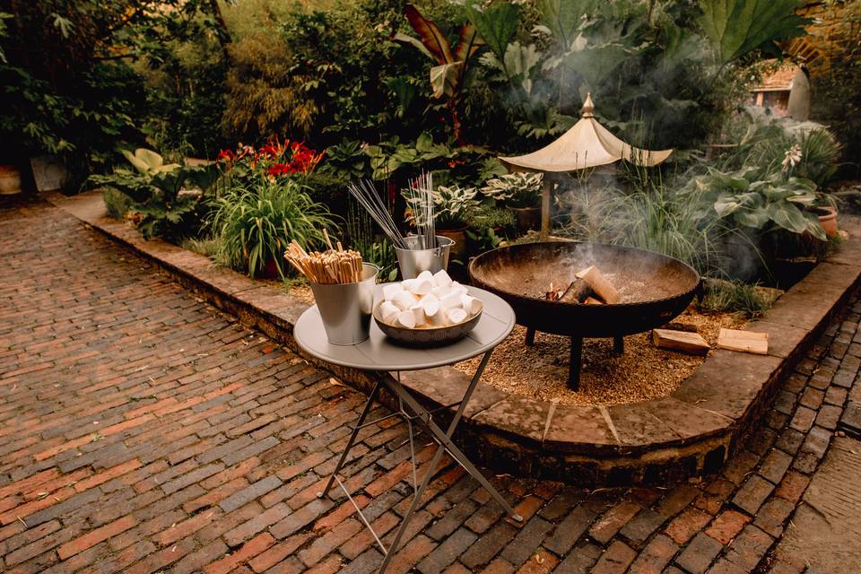 Stable Courtyard Firepit