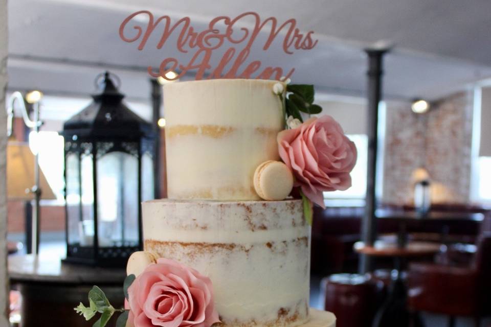 Semi naked wedding cake