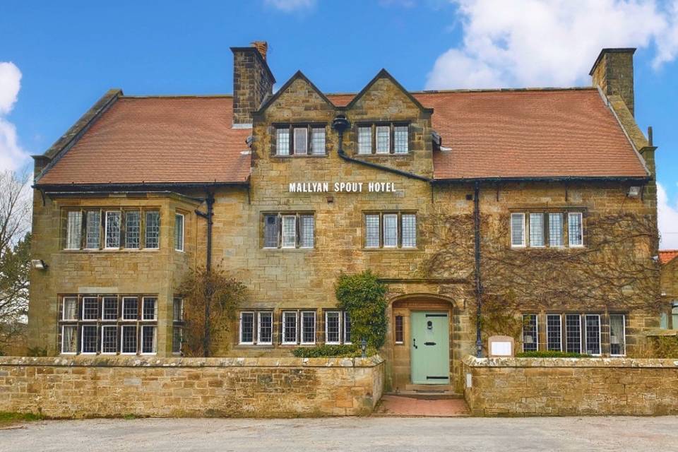 Mallyan Spout Hotel