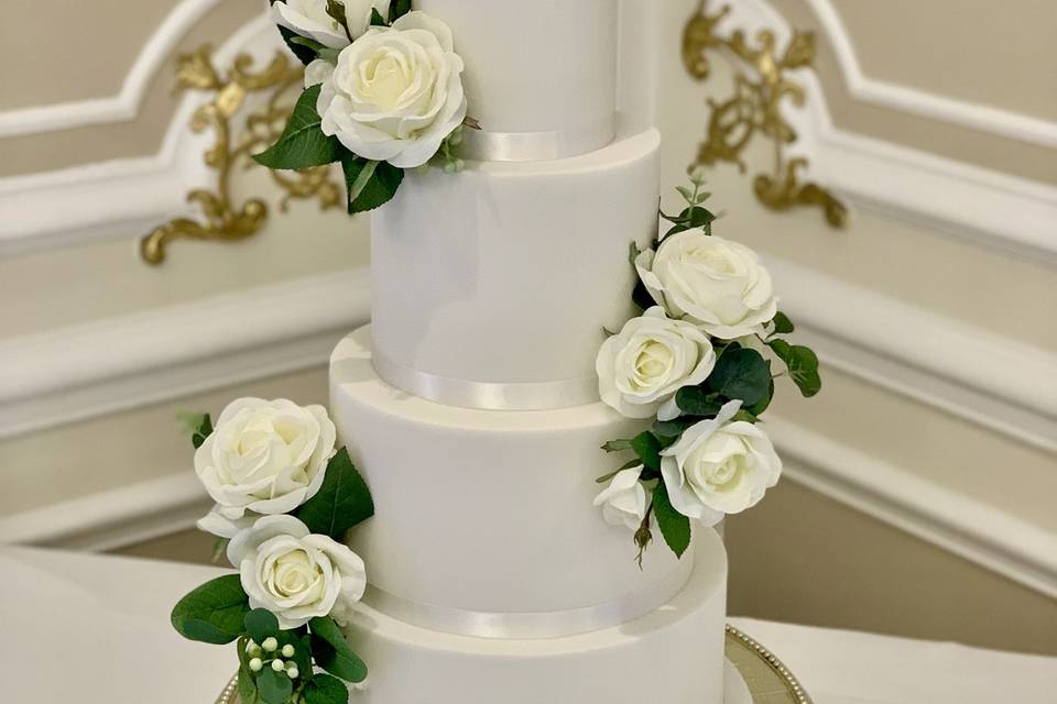 Classic white & sugar flowers