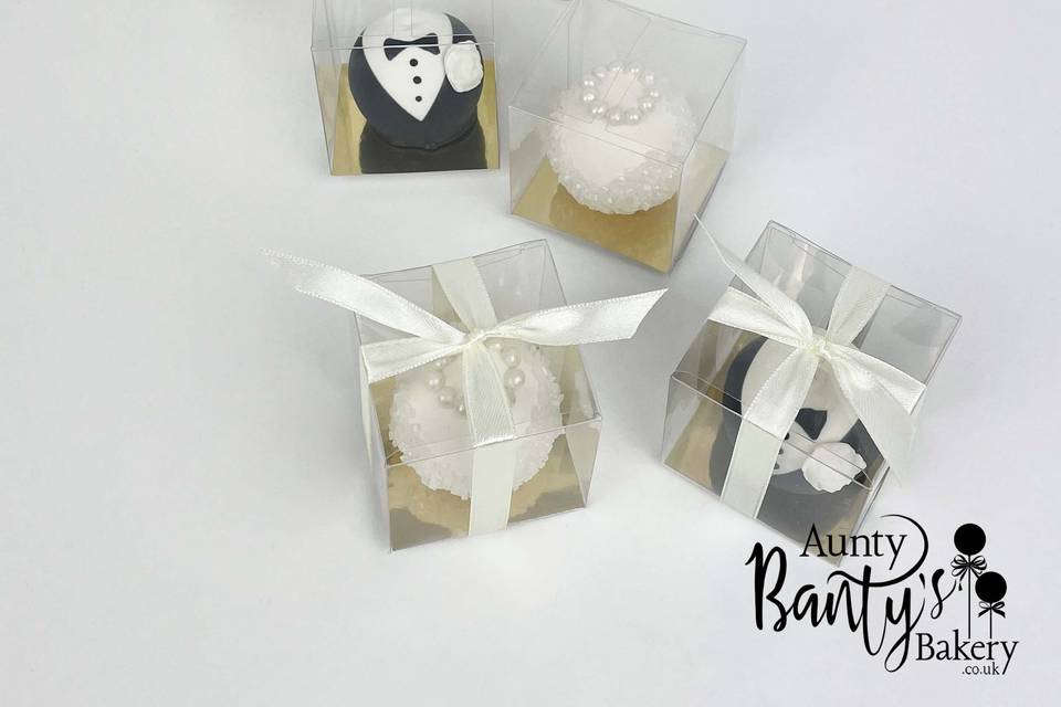 Bride & Groom Boxed Favours