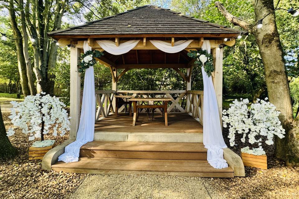 Outside wedding