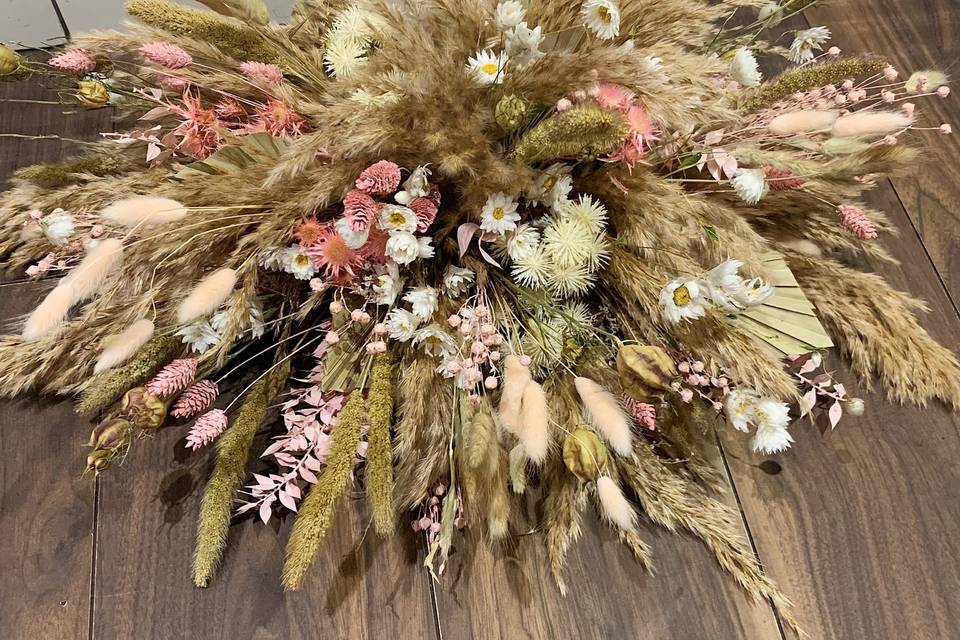 Table centrepiece dried