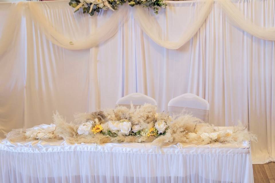 Couples seat decor