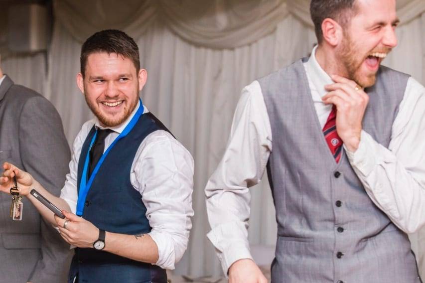 Wedding close up magic