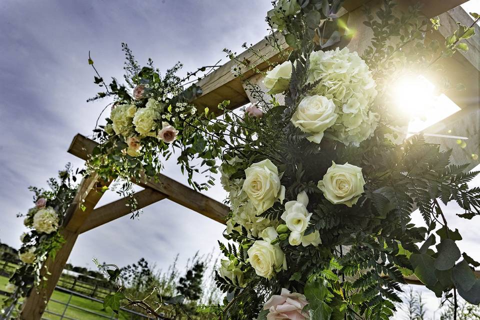 Pergola flowers