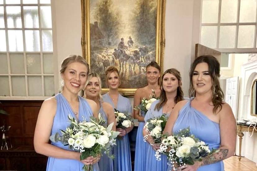 Blue bridesmaids bouquets