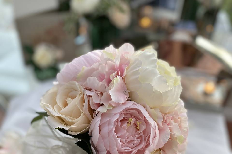 Peonie & Rose pomander bouquet