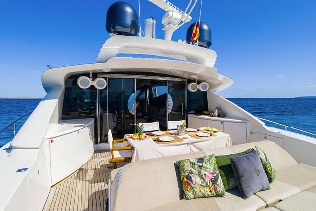 Yacht for honeymoons and more