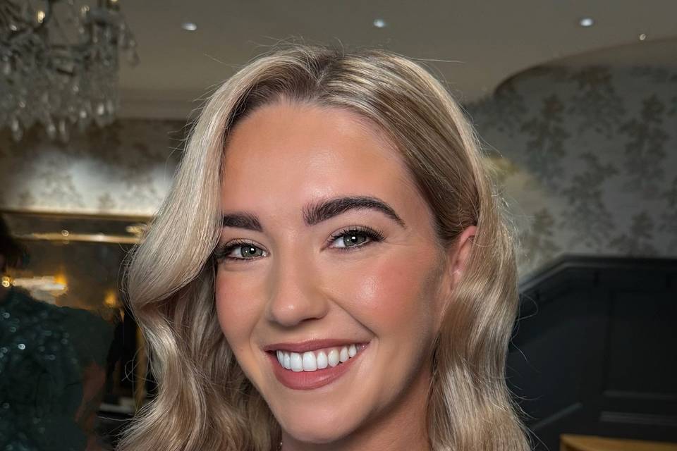 Natural makeup, glowy skin