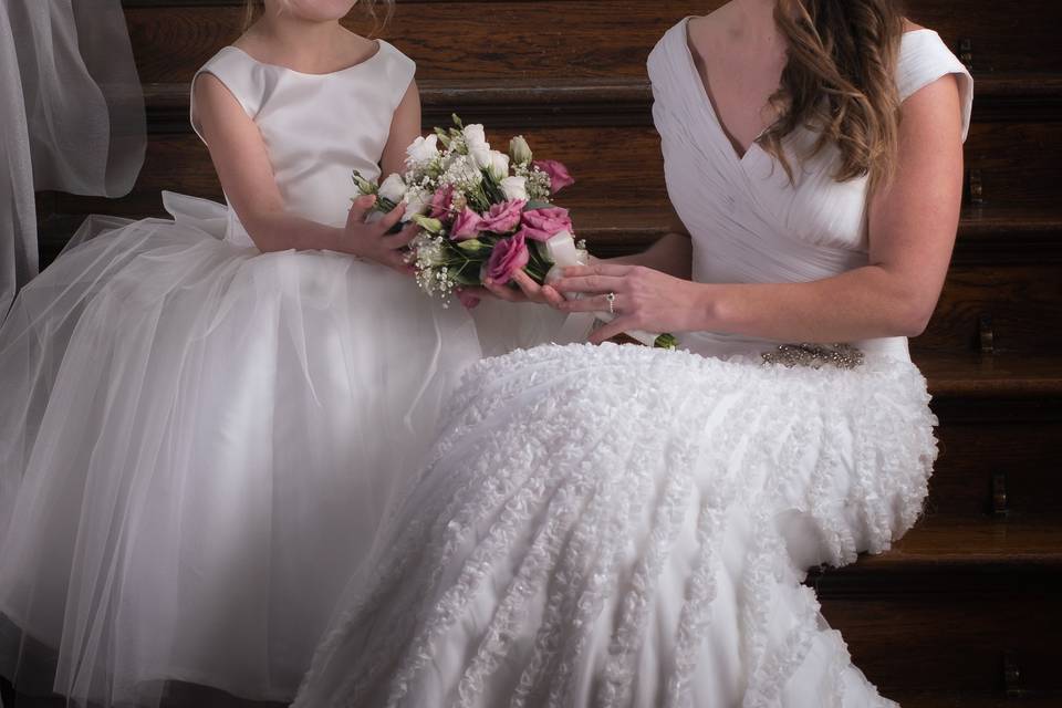 Mum and daughter wedding photo