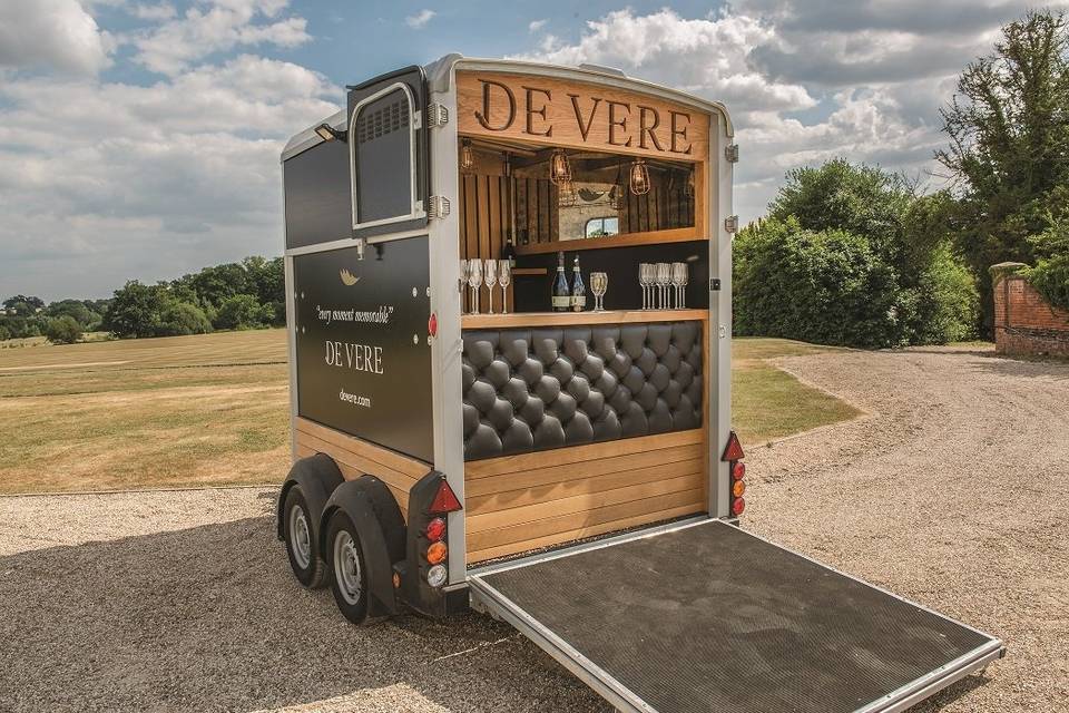 Horsebox bar for drinks reception