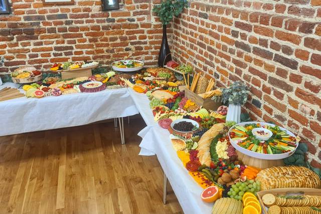 Ultimate graze table