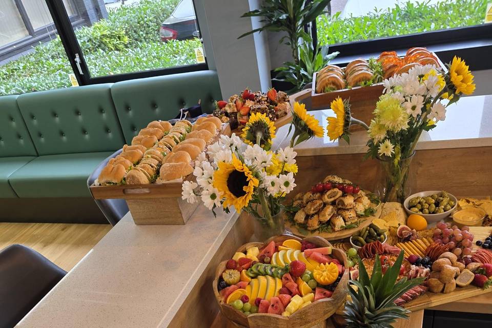 Ultimate graze table