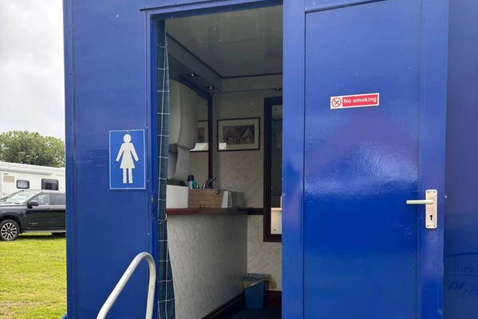 Toilet 2